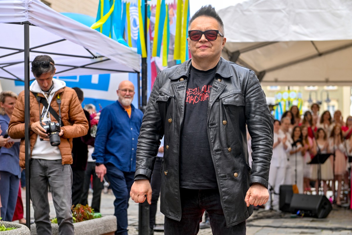 Muniek Staszczyk był gościem TV Republika. Ze swojego występu musiał się tłumaczyć fanom