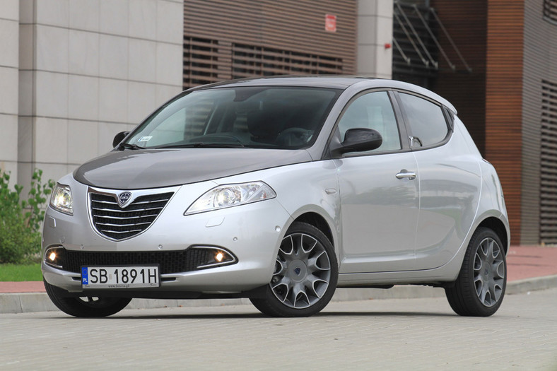 Lancia Ypsilon: elegancka tylko na pokaz