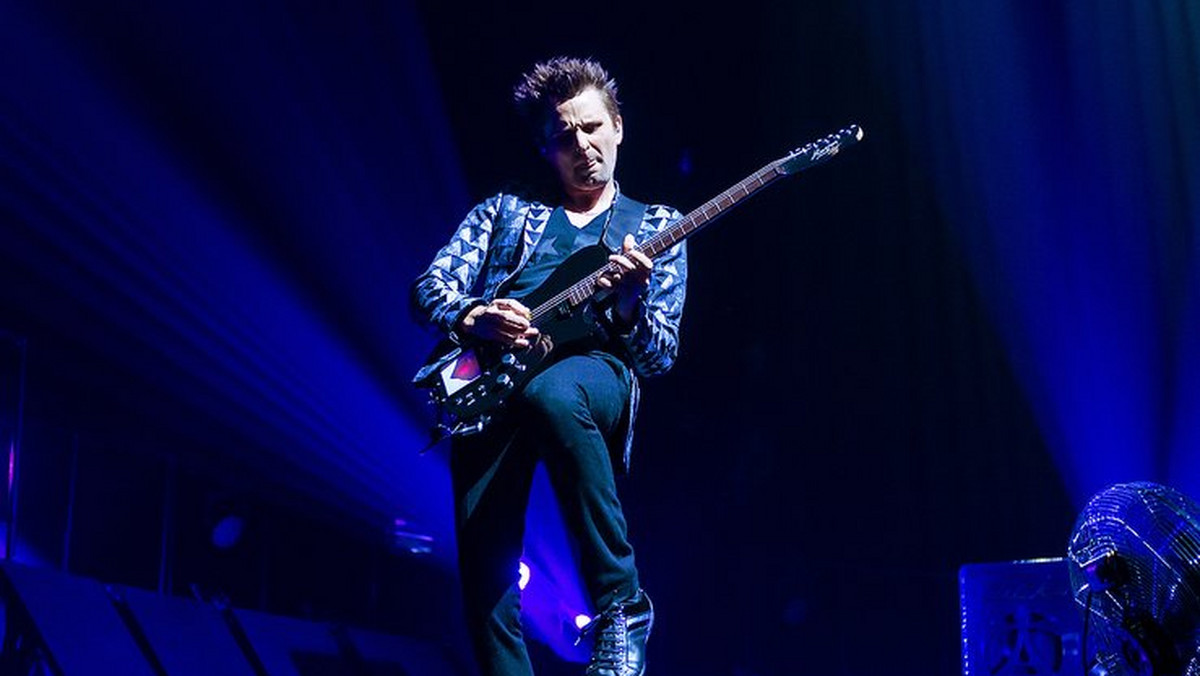 Formacja Muse podzieliła się klipem z wykonaniem utworu "Madness". Nagranie pochodzi z nowego koncertowego DVD grupy - "Live At Rome Olympic Stadium DVD".