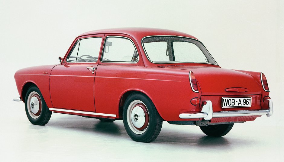 Volkswagen 1500 (Typ 3) z 1961 r. jest pierwszym seryjnym sedanem VW.