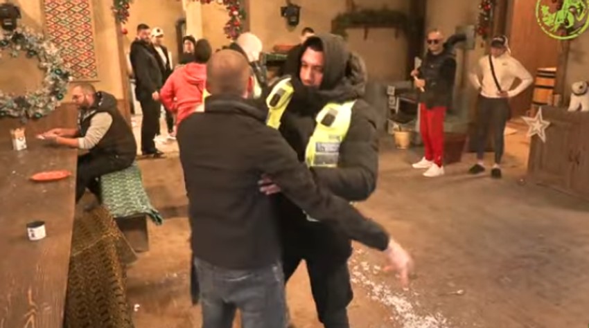 Haos na Farmi tokom svađe