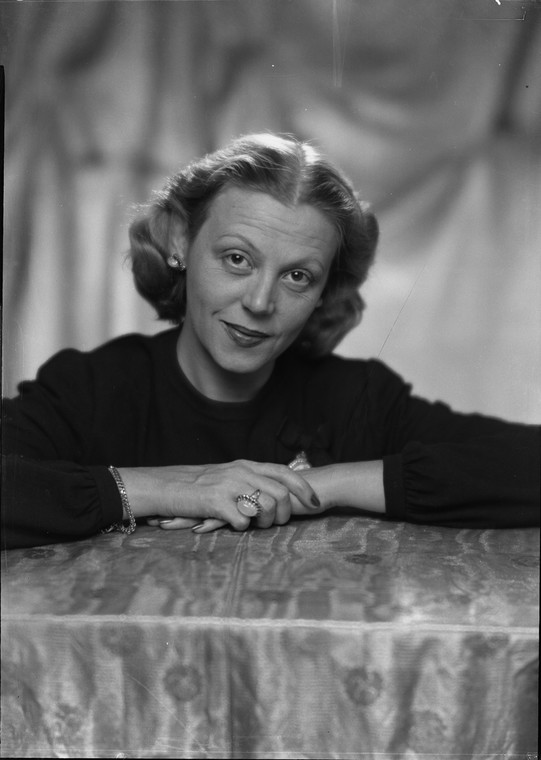 Eleanor Lambert (1903-2003) 