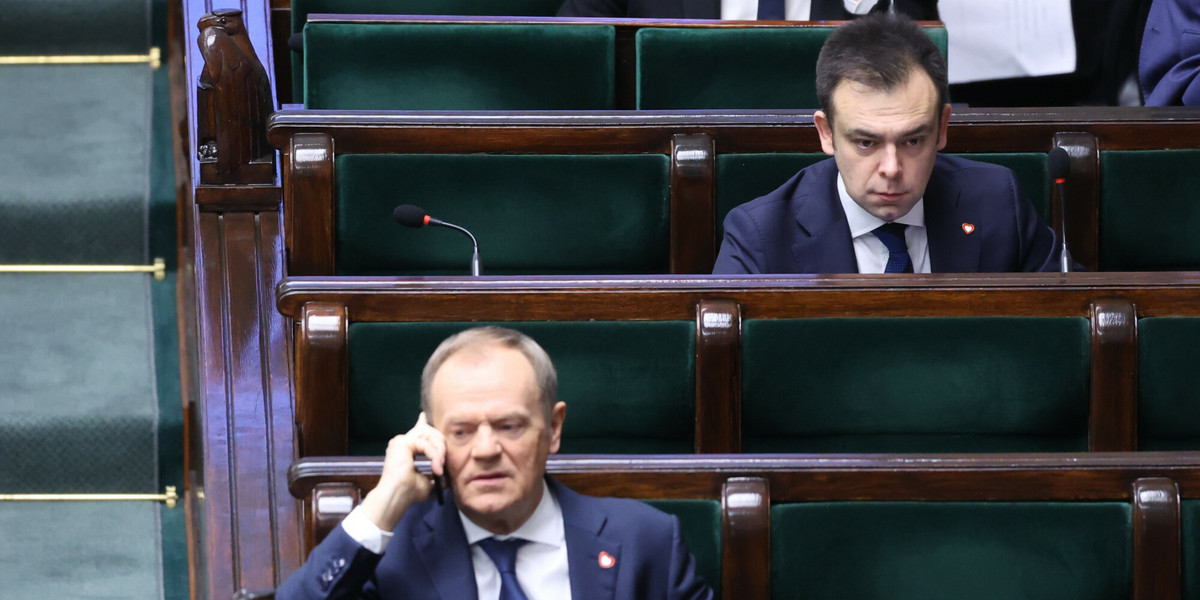 Premier Donald Tusk i minister finansów Andrzej Domański