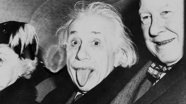 Dlaczego Einstein wystawił język?