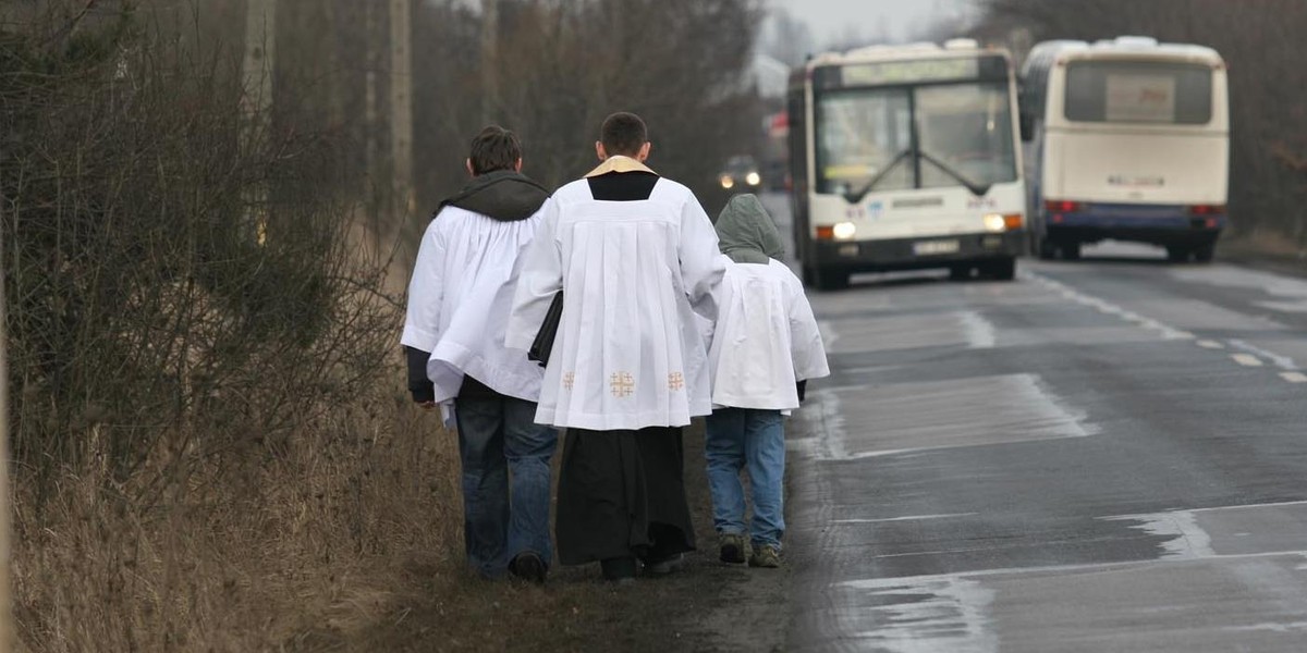 Księża mówią, kiedy wyłączyć Radio Maryja