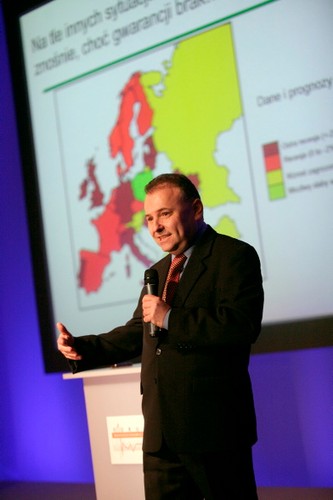Konferencja Bre Banku pt. ' Zrownowazony rozwoj w dobie kryzysu ' Na zdjęciu Prof. Witold Orlowski