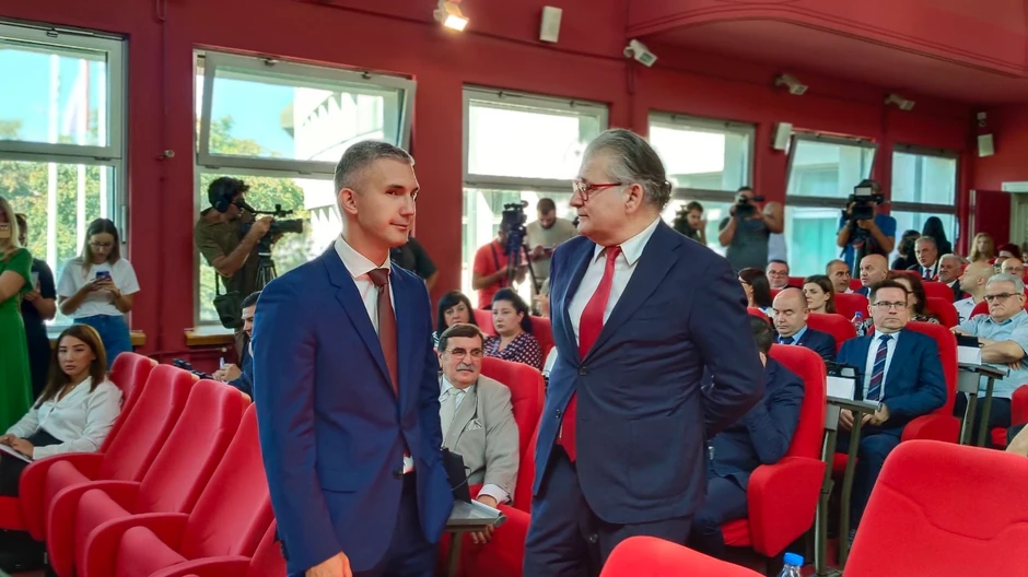 Đorđe Stanković (levo) tvrdi da su na konstitutivnoj sednici prekršeni i zakon i poslovnik