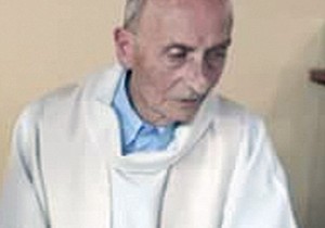 Sveštenik Žak Amel