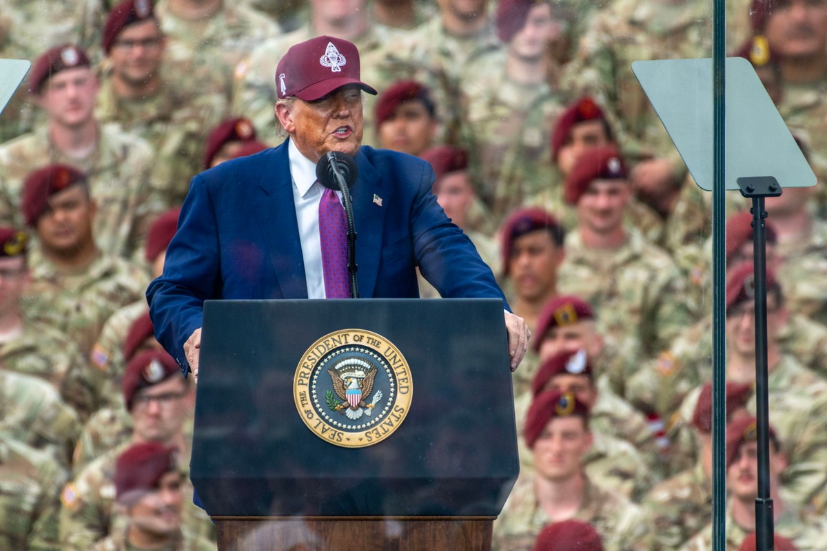Trump uderza w politykę migracyjną UE. "Europa też musi działać, zanim będzie za późno"