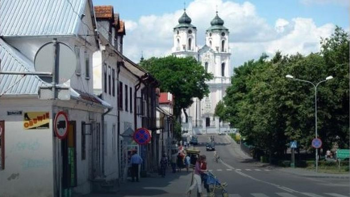 Burmistrz Sejn zaprasza mieszkańców miasta do składania propozycji nowych nazw ulic. Związane jest to z ustawą dekomunizacyjną. Zgodnie z jej brzmieniem nazwy budynków, placów i ulic nie mogą upamiętniać osób, organizacji, wydarzeń lub dat symbolizujących komunizm albo inny ustrój totalitarny.