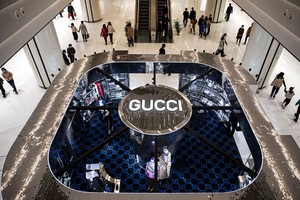 Dobra luksusowe w pandemii. Gucci i inni