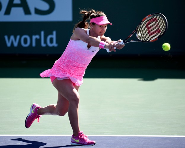 Latająca Szarapowa, ekstremalna mini Halep, szpagat Hradeckiej na Indian Wells