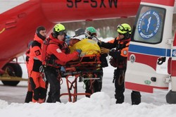 Spędził dwie godziny pod śniegiem. Lekarzom nie udało się uratować mu życia