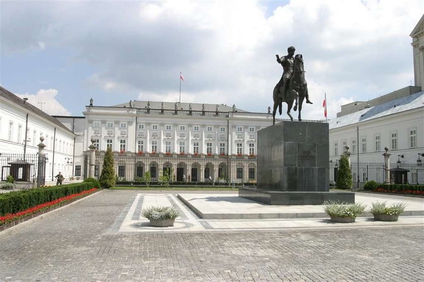 Pracownicy kancelarii prezydenta leczą się w rezydencji