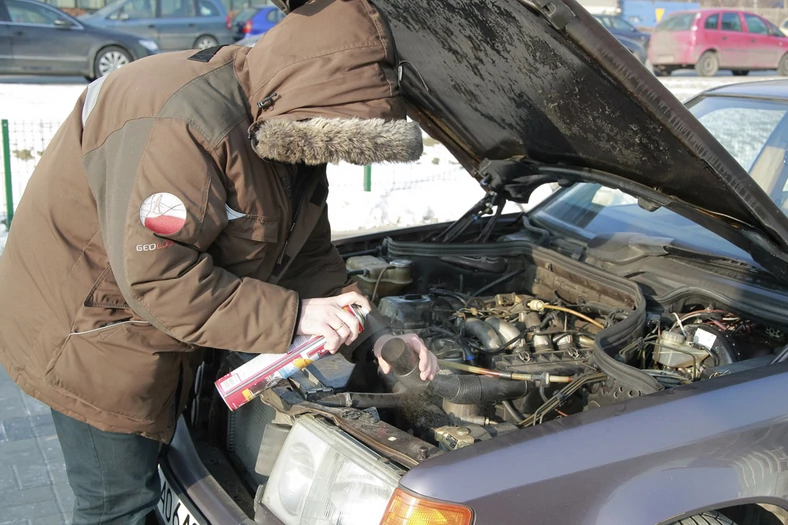 Jak jeździć zimą. Skuteczne porady na mroźne dni