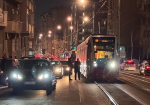 Sudar tramvaja i automobila