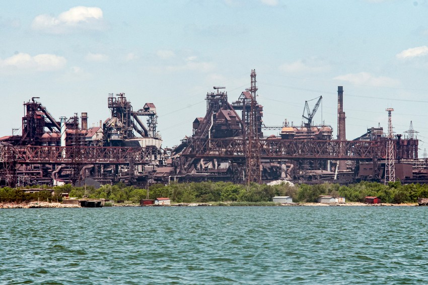 "Azovstalj", pogled iz luke Marijupolj