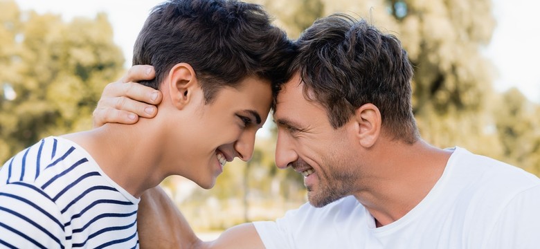 20 lat temu nauczyciel i rodzic byli autorytetami. Dziś trzeba budować relację z dzieckiem. Kilka podpowiedzi, jak zyskać uznanie