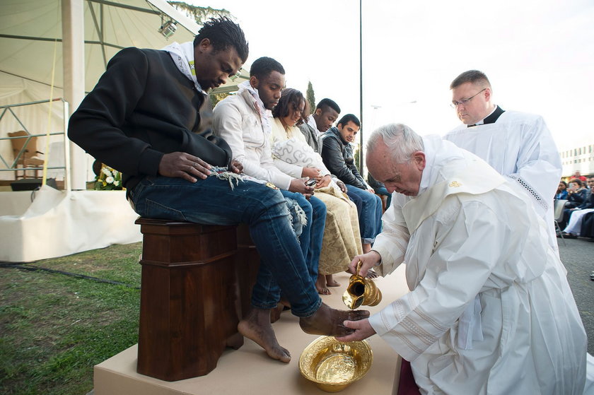 Papież Franciszek odprawił w Wielki Czwartek mszę Wieczerzy Pańskiej