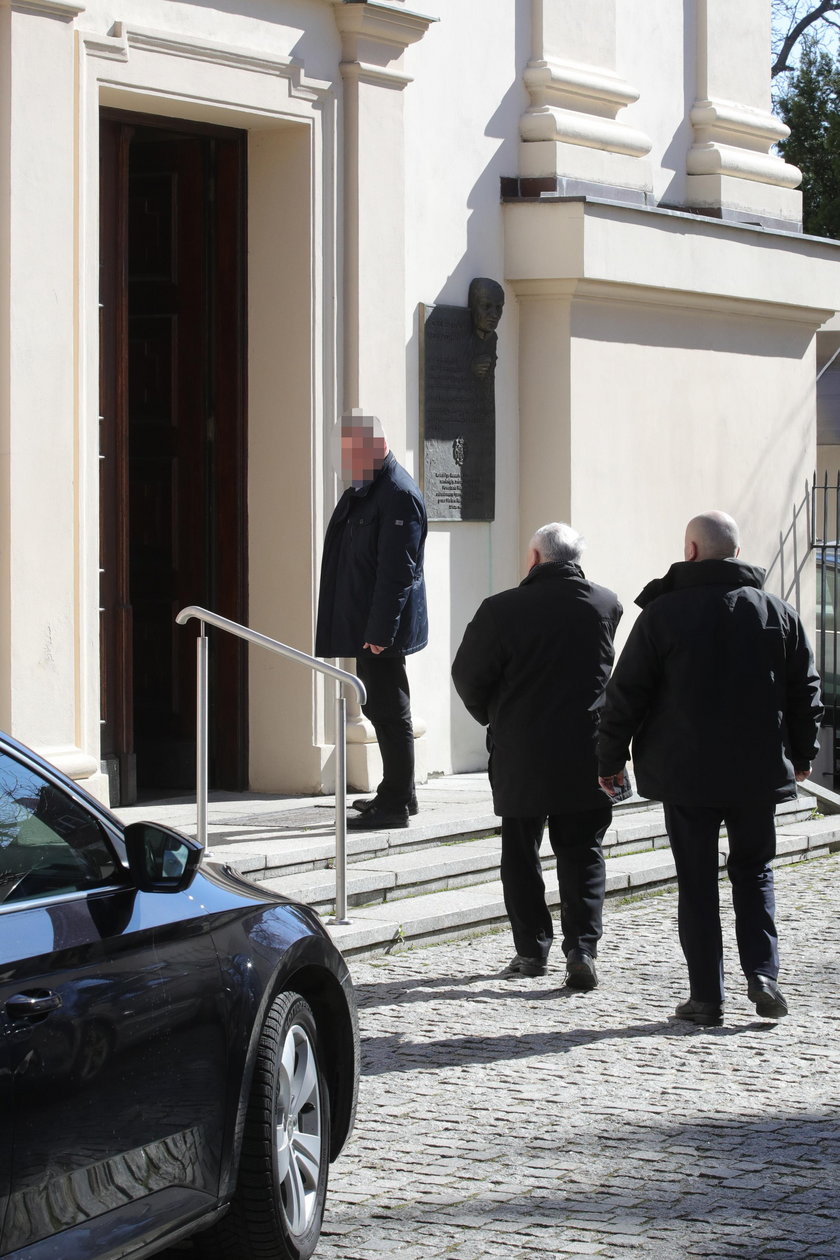 Jarosław Kaczyński w kościele