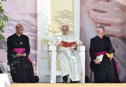 Papież podczas Drogi Krzyżowej: Gdzie jest Bóg - to pytanie często rozbrzmiewa w naszych umysłach i sercach