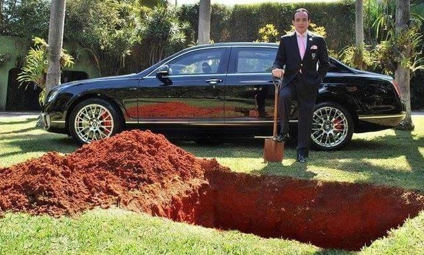 Ogłosił, że zakopie luksusowy samochód, by jeździć nim po