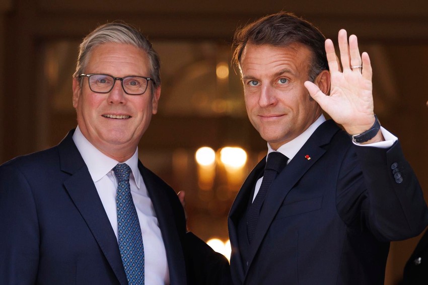 Kir Starmer i Emanuel Makron