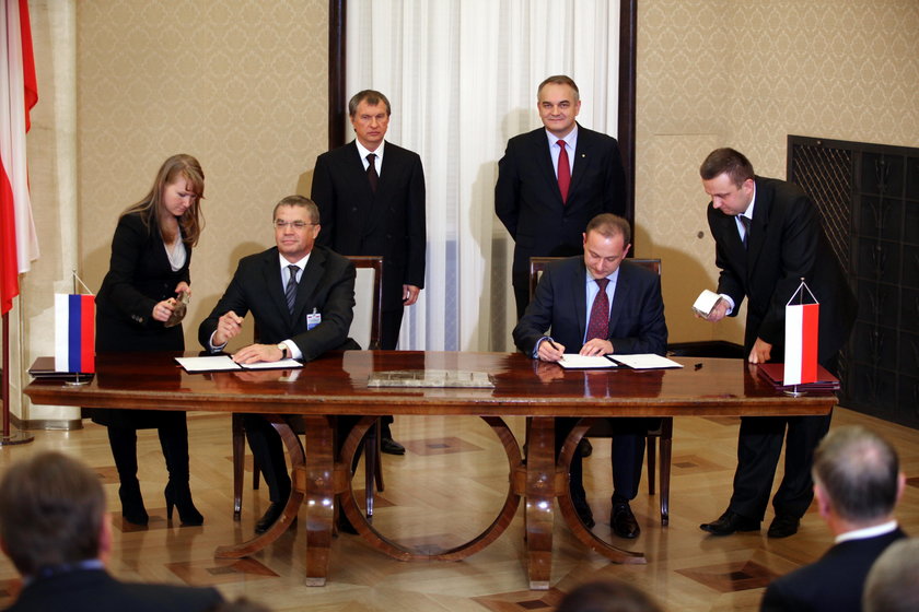 Podpisanie porozumienia ws. dostaw gazu. Październik 2010r.