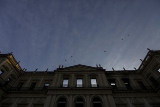 Kulturalna tragedia w Brazylii: W pożarze Muzeum Narodowego spłonęło 90 proc. eksponatów