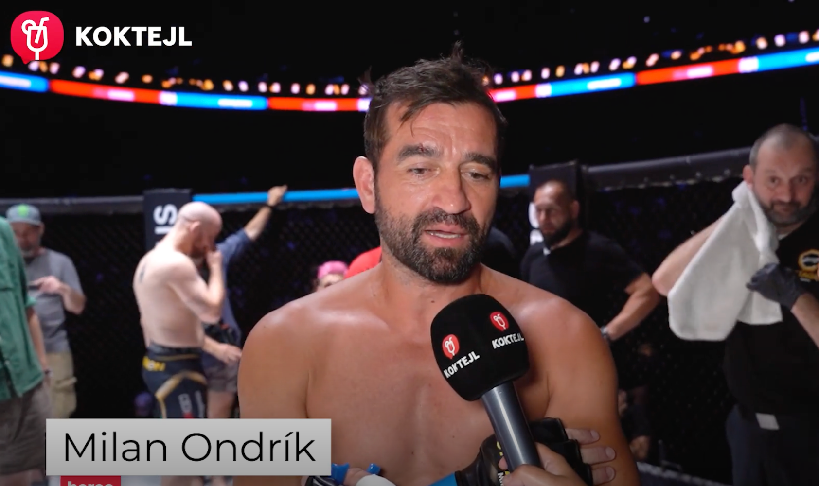 Herec Milan Ondrík počas nakrúcania filmu bojovník.