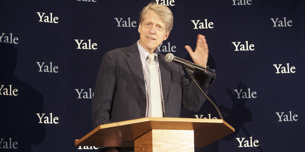 Robert Shiller, one of three American scientists who won the 2013 economics Nobel prize, attends a press conference in New Haven, Connecticut October 14, 2013.