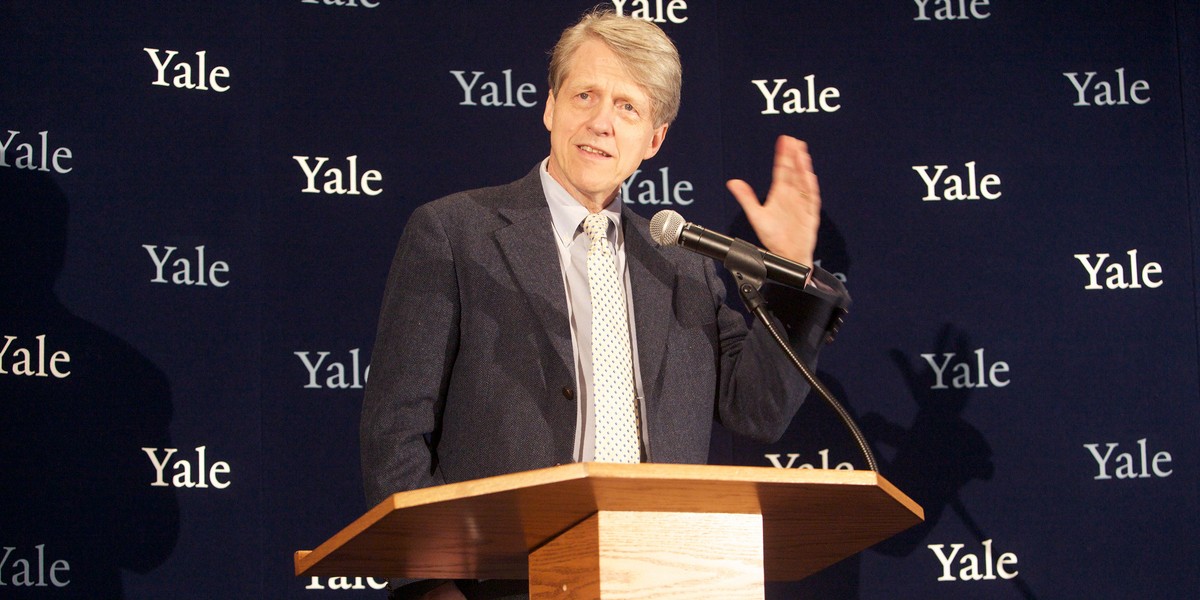 Robert Shiller, one of three American scientists who won the 2013 economics Nobel prize, attends a press conference in New Haven, Connecticut October 14, 2013.