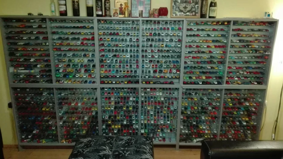 Oko 2.000 automobila sakupio je Miloš Radanović