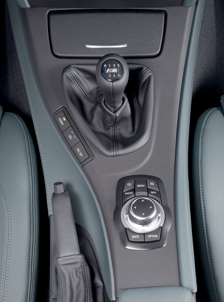 BMW M3 model 2009: zmiany wewnątrz i nowy tył