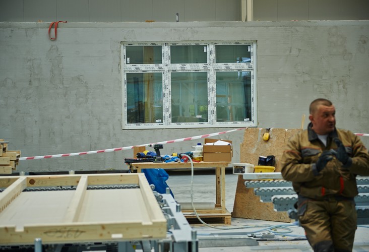 Największe będą miały nawet 270 metrów kwadratowych. Dla mniej zamożnych dostępne będą domki o powierzchni już od 80 mkw. Metr kwadratowy takiego domu to koszt 1600-1700 złotych. <br><br><br>fot. (aw/zuz) PAP/Adam Warżawa