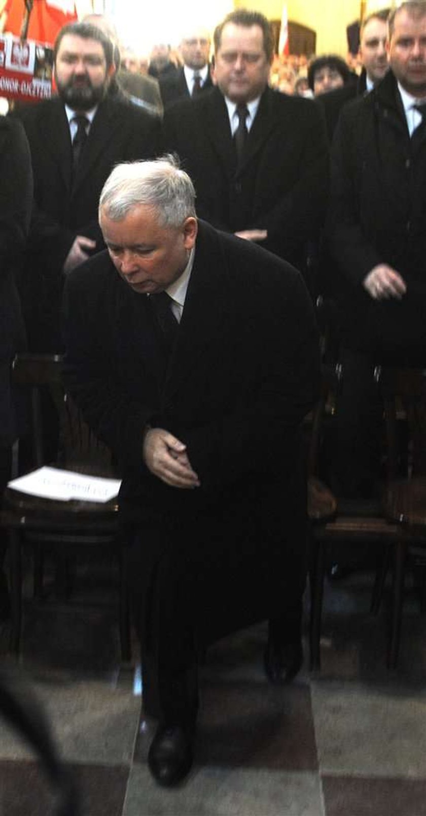 Jarosław Kaczyński, modlitwa, kościół