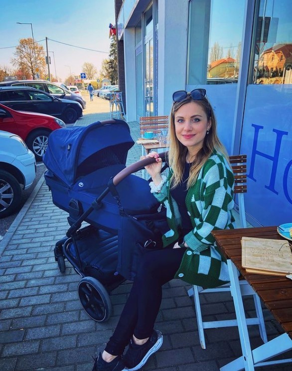 Speváčka Dominika Stará.