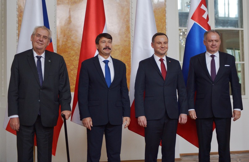 Prezydent Duda powiedział, że zasadniczym celem przywódców Polski, Czech, Słowacji i Węgier, którzy ćwierć wieku temu rozpoczynali współpracę w ramach Grupy Wyszehradzkiej, "była integracja naszych państw i narodów ze strukturami euroatlantyckimi"