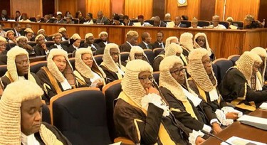 Why do lawyers wear wigs?