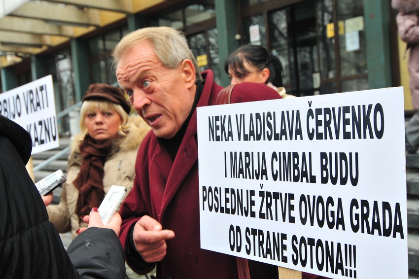 Protest ispred suda zbog poništavanja presude Musiću