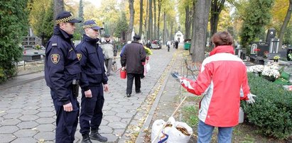 Strażnicy przegonią złodziei z cmentarzy