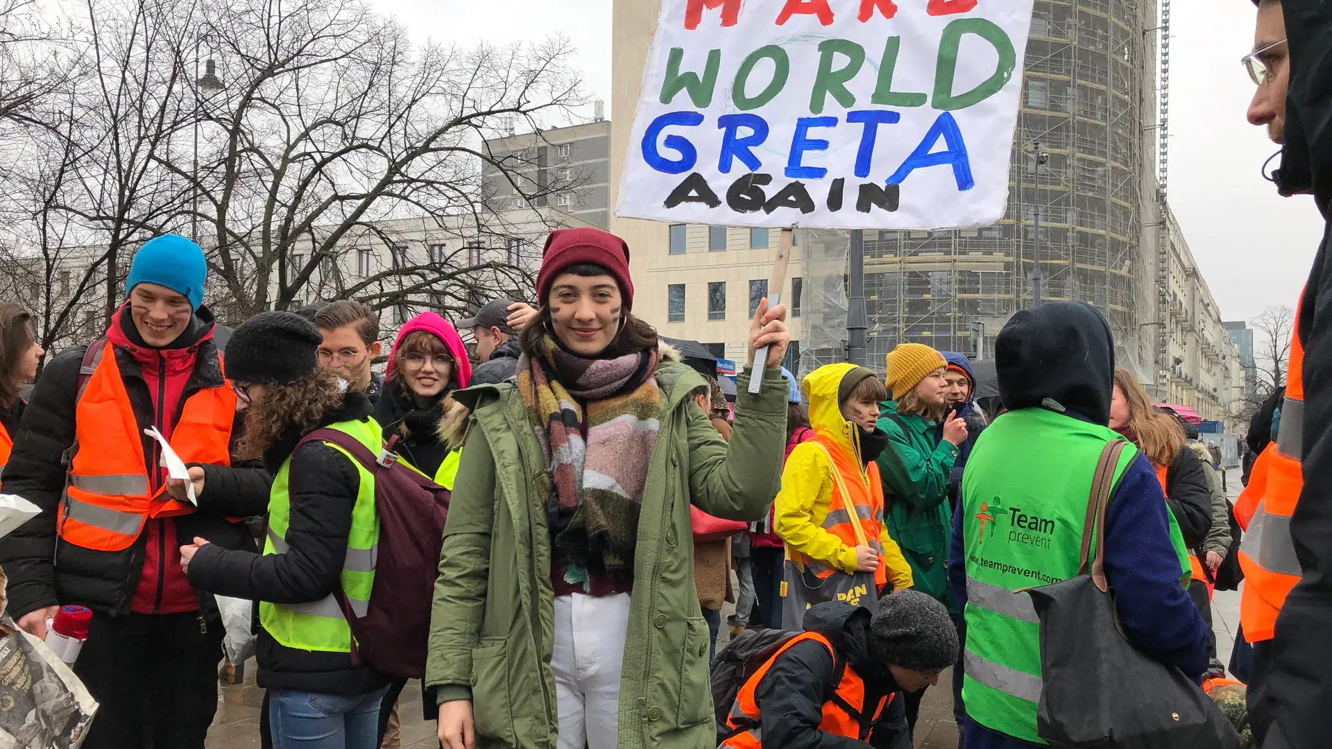 Młodzieżowy Strajk Klimatyczny był pokojowy, ale stanowczy.  "Dinozaury też myślały, że mają jeszcze czas..."