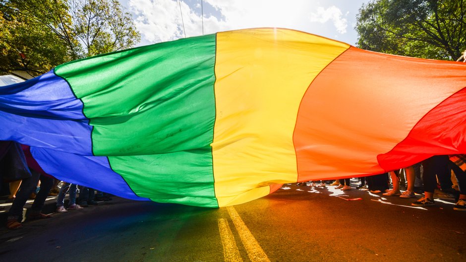 Unia Europejska oficjalnie strefą wolności dla osób LGBT+