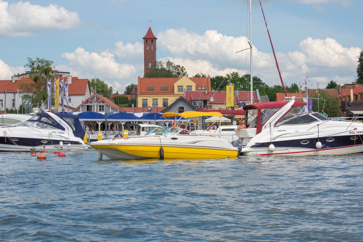 Łodzie w Mikołajkach