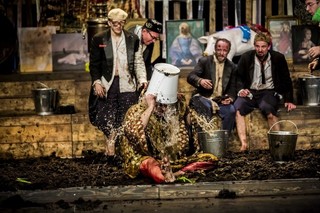 Wakar: Warszawski 'Rewizor' Kolady to groteskowe piekiełko kanalii i szumowin