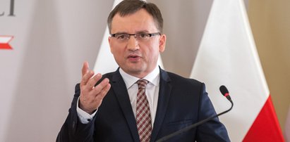 To żart?! Prokuratura pyta ministerstwo, czy... złamało prawo!