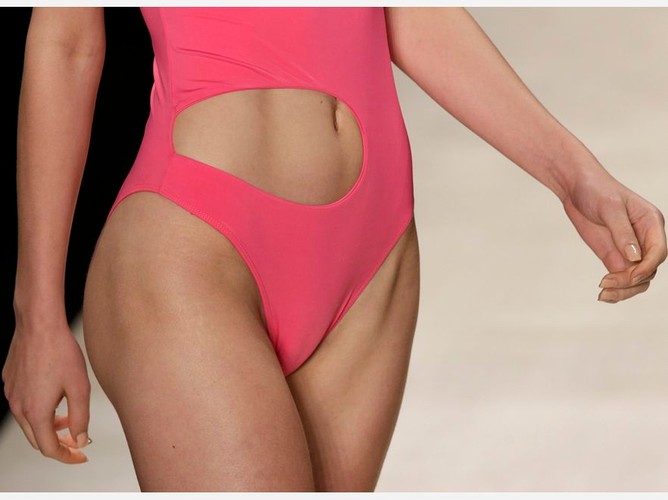 Seksowne i fantazyjne stroje kąpielowe sezon 2011-2012