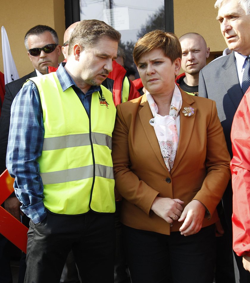 PiS w kampanii obiecało wprowadzić całkowity zakaz handlu w niedzielę, a rekomendowany do przyjęcia w Sejmie projekt po zmianach to zakaz w co drugą niedzielę 