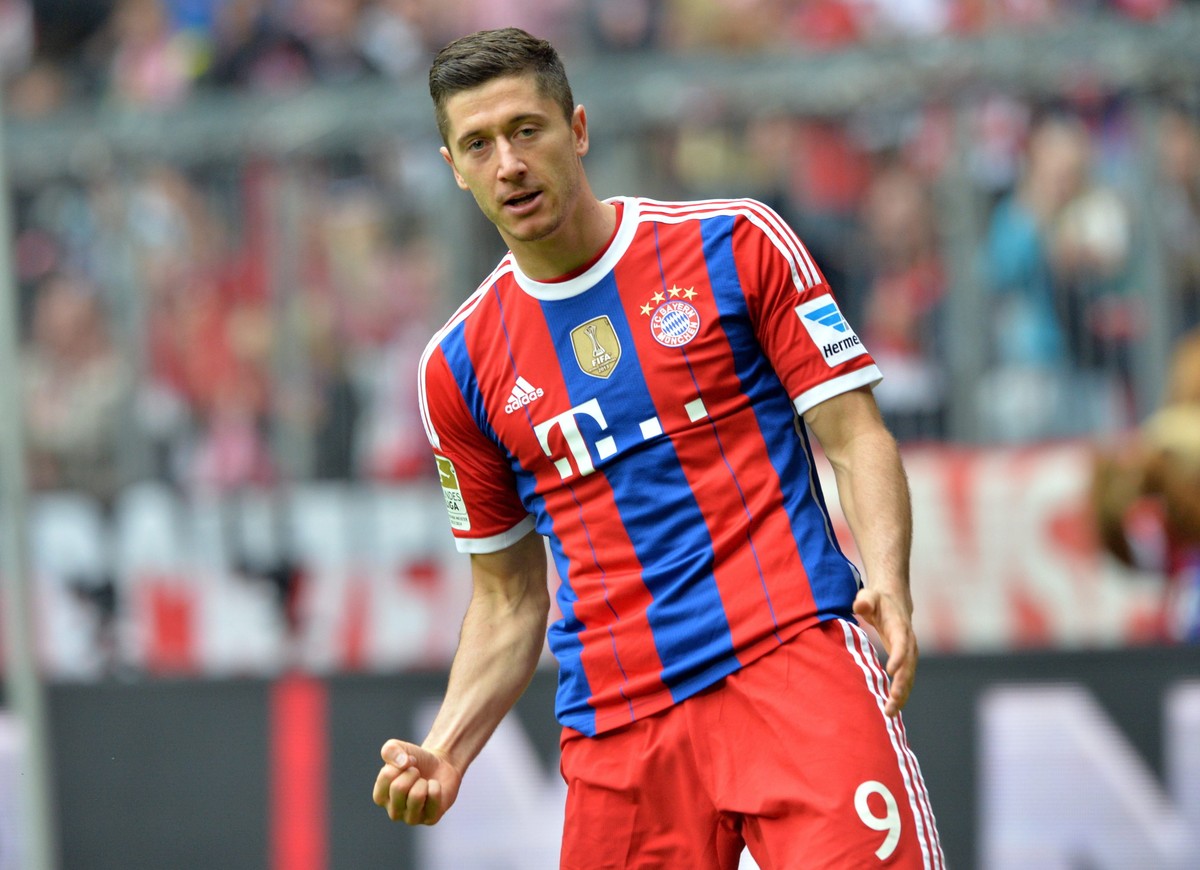 Liga niemiecka: Dwa gole Lewandowskiego dla Bayernu. Bawarczycy liderem. WIDEO