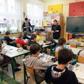 Jeden miesiąc nauki w szkole kosztuje polskie rodziny nawet 500 zł. Są najnowsze badania